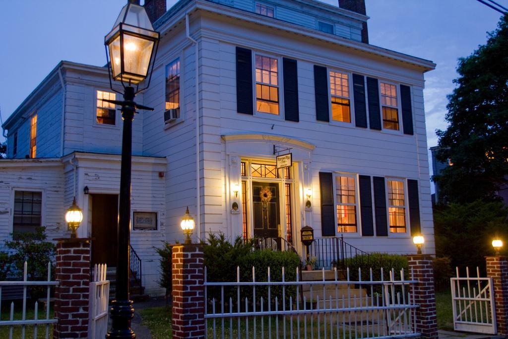 Historic Hill Inn Newport Buitenkant foto