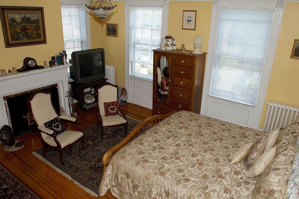 Historic Hill Inn Newport Buitenkant foto